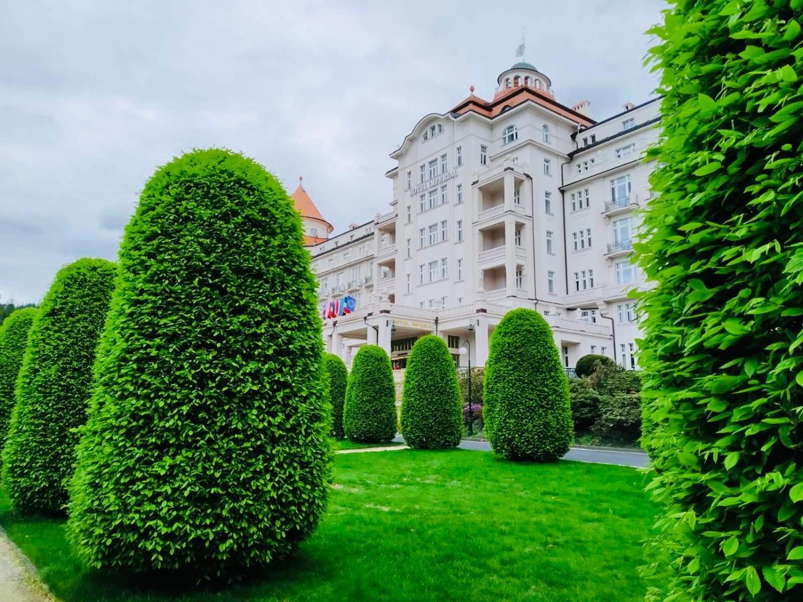 Artflora Kv Premium Apartment Karlovy Vary Exterior foto